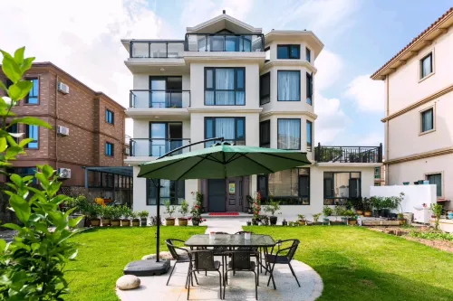 Zhujiajian Zailushang Homestay.