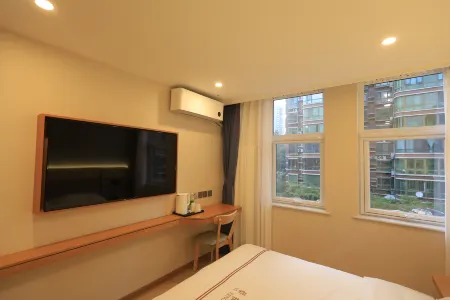 YI FENG HOTEL