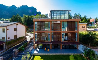 CLOUDSCAPE Homestay(A bar on rooftop view of Avatar Mountain scenery——5 mins walk to park gate)