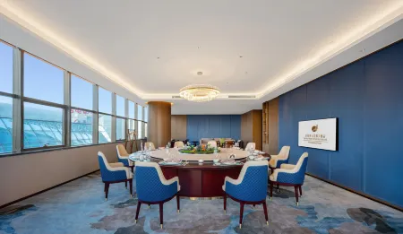 Grand New Century Hotel Jinan Отели рядом с достопримечательностью «Jinan Engineering Vocational and Technical College (Xiuyuanhe Campus)»