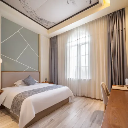Beverly Boutique Hotel (Julonghu Oufenghua Street Shop)