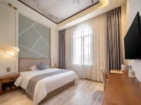 Beverly Boutique 比坲利精品飯店（鹽城聚龍湖歐風花街店） 鹽城工業職業技術學院附近的飯店