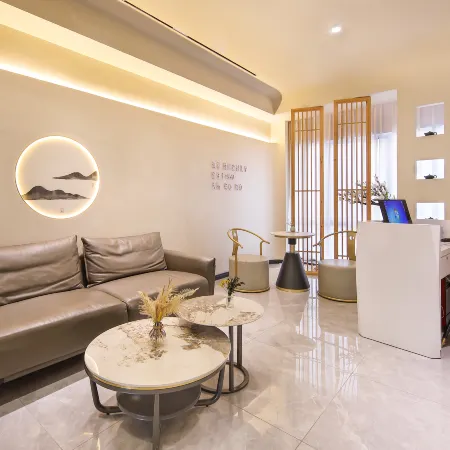 Ease Hotel Yi (Yichang Zhongnan Road Xingfa Square)