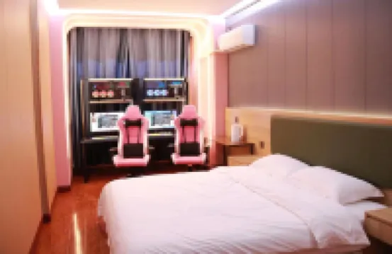 E+電競公寓 鄰近世泰湖的酒店