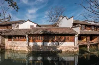 Puyuan fashion ancient town theme inn