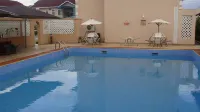 Madugu Hotel and Luxury Apartments - Swimmingpools