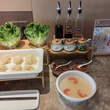 Home Inns (Guiyang Railway Station Qingyun Market Branch)