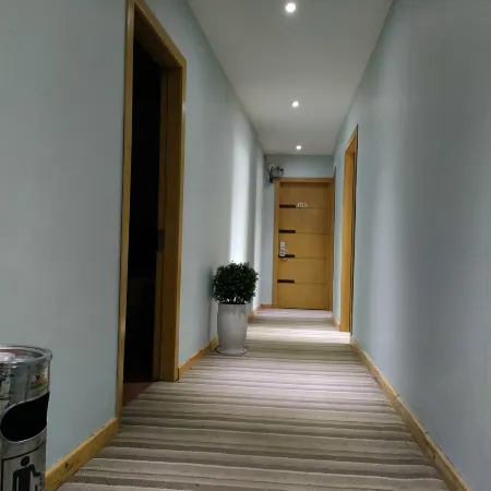 Lichuan Dushi Yijia Homestay