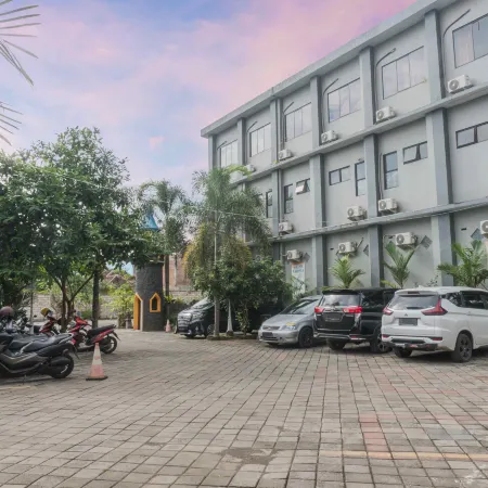 Grand Valonia Hotel Cafe & Park Jember