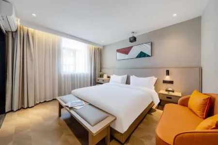 Zhangzhou Shiman Art Hotel (Wuling Square)