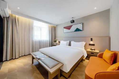 Zhangzhou Shiman Art Hotel (Wuling Square)