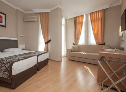 Azak Hotel