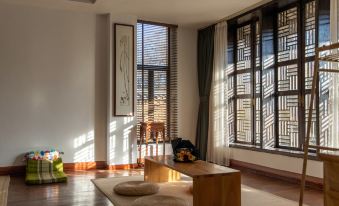 Beizunlinka · Golden Light on the Snow Mountain | Shiguang Buyu · Snow Mountain Panoramic View Hotel
