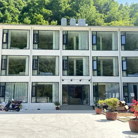 Junyuan Junxin Homestay (Zhongling Cableway)