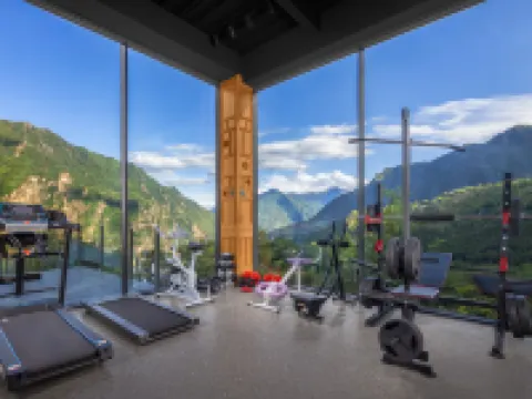 Light and forest PeeKaboo Cliff Private Soup Hotel Hotels in Danba