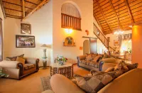 All over Africa Guest House Hotel di Kempton Park