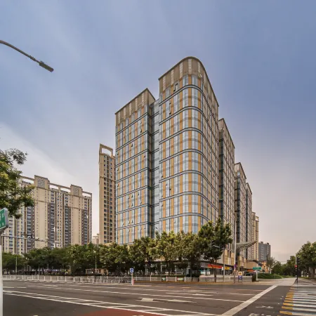 Yilong Ruiyun Hotel