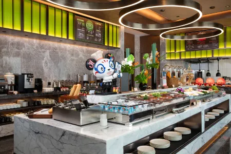 Hampton by Hilton Daqing Отели рядом с достопримечательностью «Daqing Times Square»