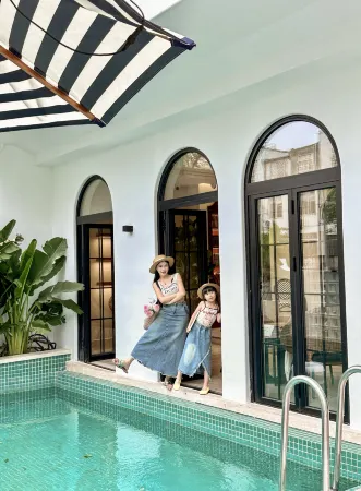 Beihai 8861 Flower Villa Design Hotel (Jintan Branch) Отели рядом с достопримечательностью «Golden Beach»