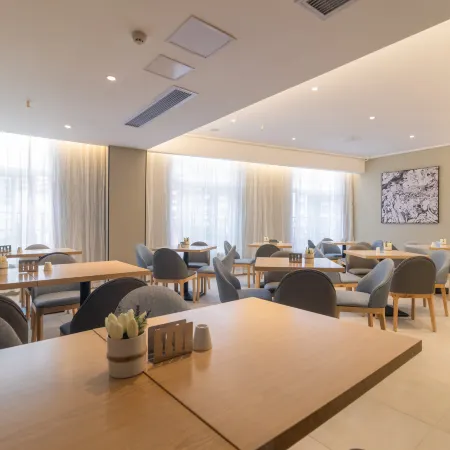 Qian Tu Hotel(Chongqing Wushan County Municipal Plaza)