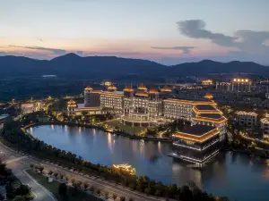 Crowne Plaza XIANGYANG FUCHUN LAKESIDE by IHG