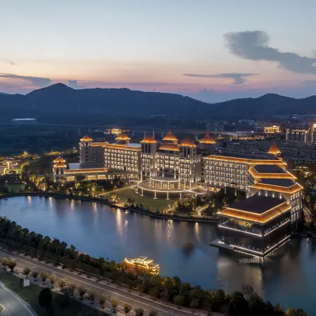 Crowne Plaza XIANGYANG FUCHUN LAKESIDE by IHG