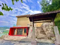 Jianshan Xihua Garden Hotels near Twelve Peaks of Wushan Mountain