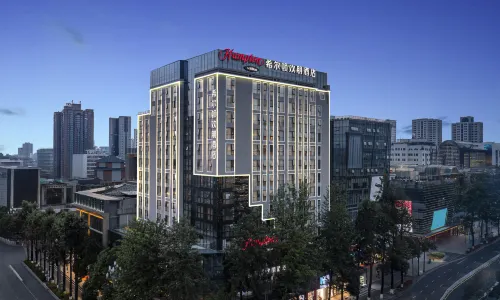 昆明南屏街希爾頓歡朋酒店