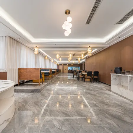 QingShan Holiday Inn