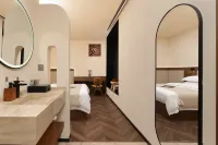 Yinyan · SilverSALT | Homestay - Bar