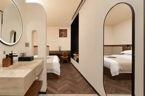 Yinyan · SilverSALT | Homestay - Barer