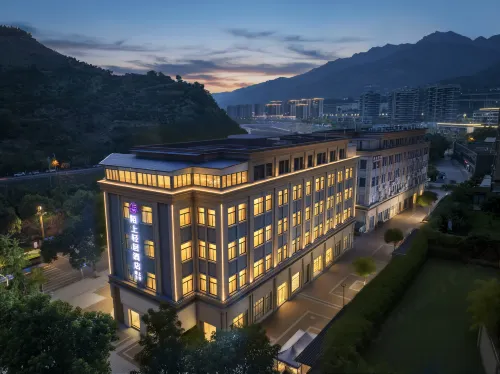 Moshang Qingju Hotel (Chongqing Fengjie High-Speed Railway Station Binhe Park Branch) - Wifi