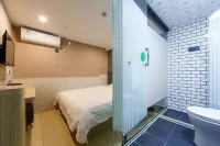 Hi Inn 호텔 (상하이 바오토우 로드) Shanghai Zhongyuan Stadium Branch (North Gate) 주변 호텔