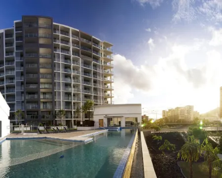 Oaks Townsville Gateway Suites Hotels in South Townsville