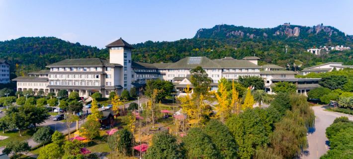 Mianzhou Hotel Hotele w: Mianyang