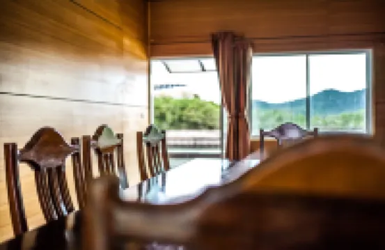 บ้านต๊ะ ออน เดอะ ซี