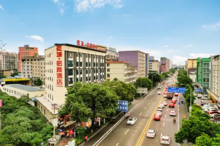 Love City BOYA Hotel Отели рядом с достопримечательностью «Sichuan Applied Technical College»