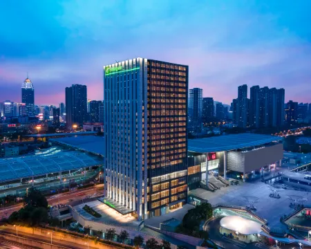 ฮอลิเดย์ อินน์ อู๋ซี เซ็นทรัล สเตชั่น บาย IHG โรงแรมในอู๋ซี