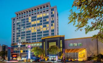 Yicheng three qi hotel