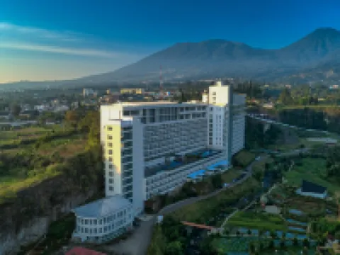 Le Eminence Puncak Hotel Convention & Resort Hotels in Cipanas