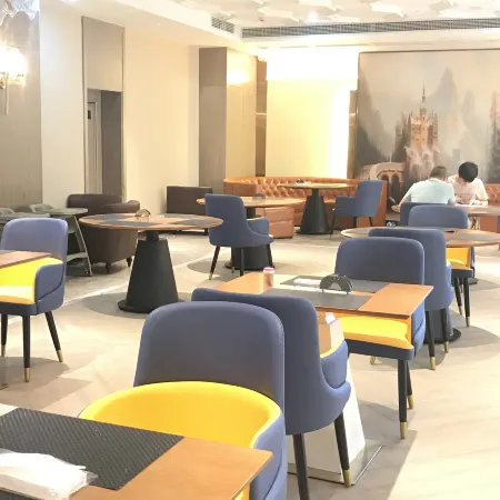 Vienna International Hotel (Dongguan Zhangmutou Government Square) Отели рядом с достопримечательностью «Железнодорожная станция Чжанмутоу»