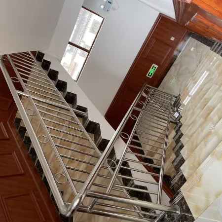 Litang Ping'an Business Hotel