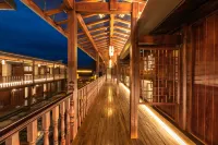 Lake Side Hotel