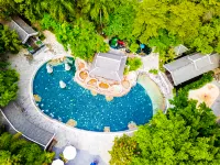 Guoyue Jiuquwan Hot Spring Villa Holiday Hotel