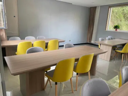 Jiaokou Huaxin Hotel Отели рядом с достопримечательностью «Народное правительство округа Сокко»