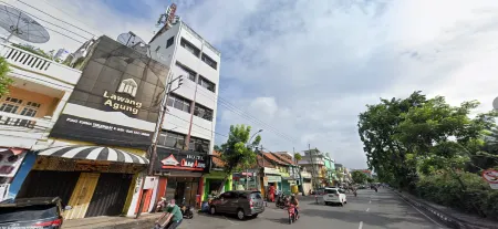 Hotel Omah Ampel Syariah Отели в г. Kenjeran