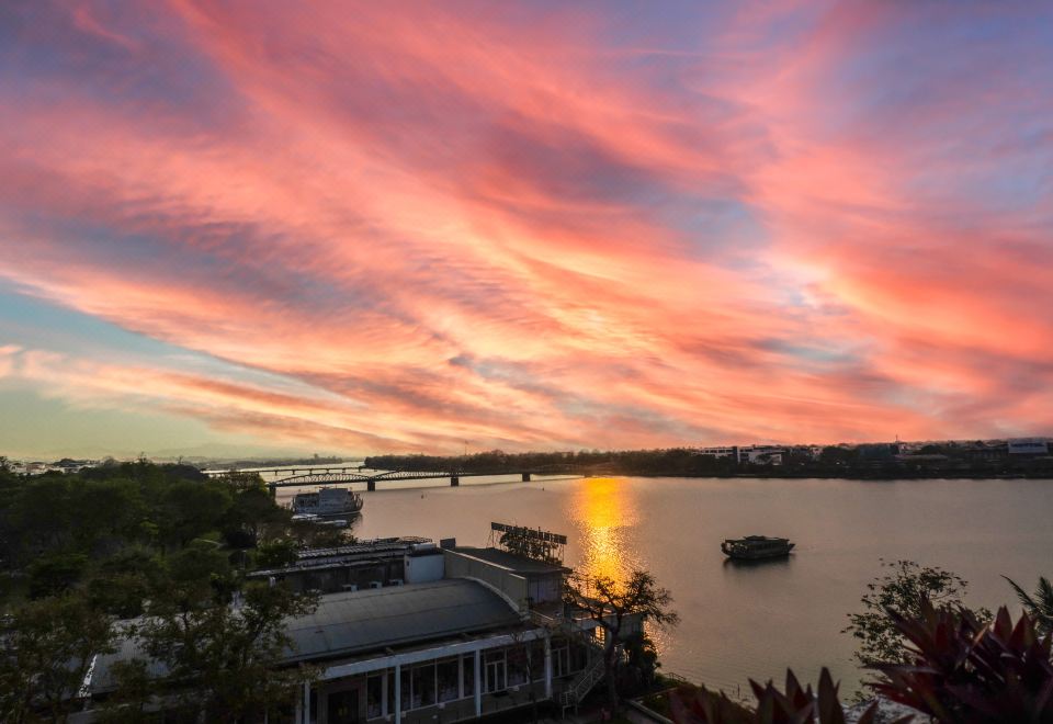 4. 센츄리 리버사이..