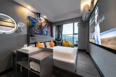 Jinjulai Film Hotel (Hainan University) Hotels near Hainan University(Haidian Campus)