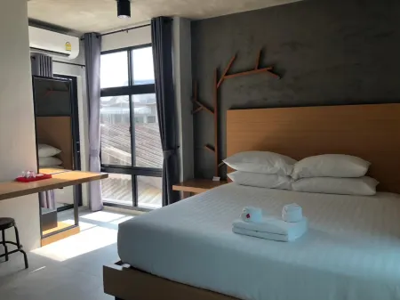 M1 Hotel Отели рядом с достопримечательностью «The National Museum of Nakhon Si Thammarat»