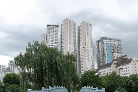 Golden Planet Hotel Отели в г. Ичхон